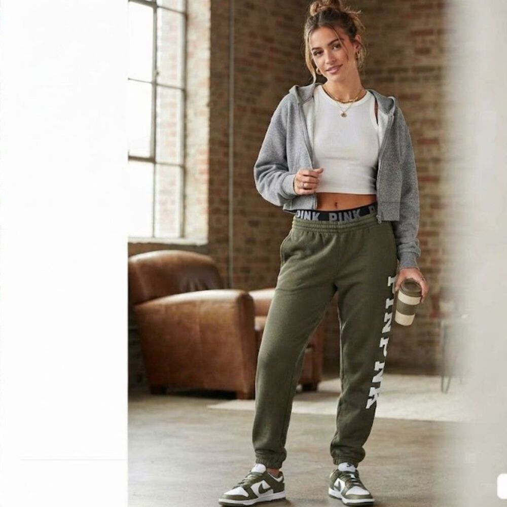 Victoria's Secret Women's Green Joggers